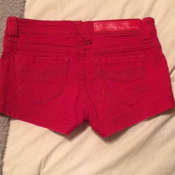 Red shorts - Picture 3 of 3